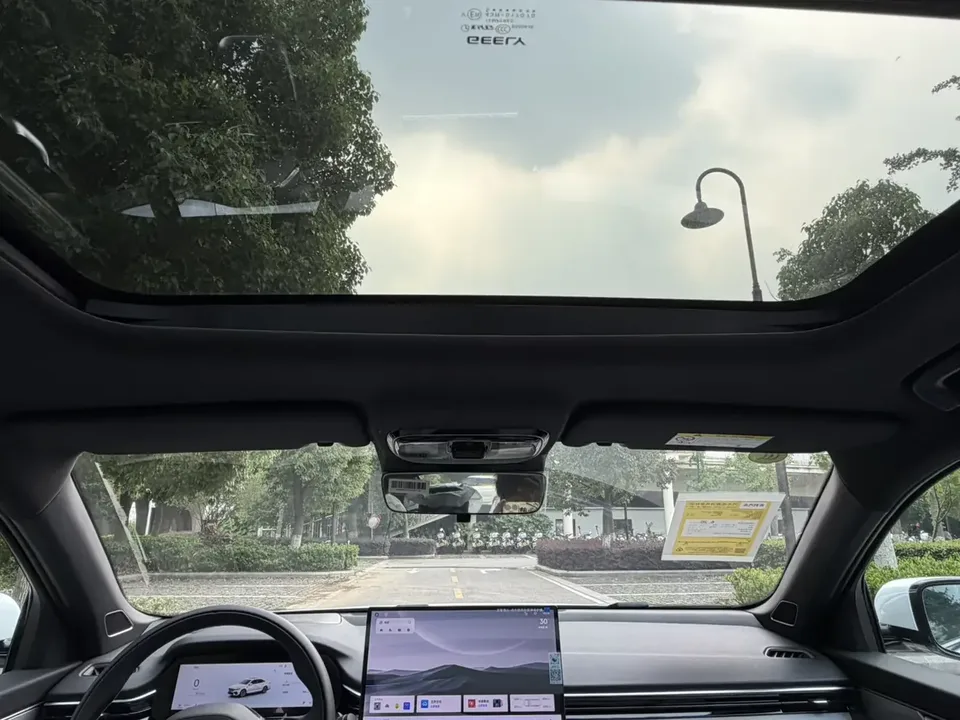 Geely Preface Xing Rui 2026 1.5T Dongfang Yao Jinghong Edition 2026 — thumbnail 5