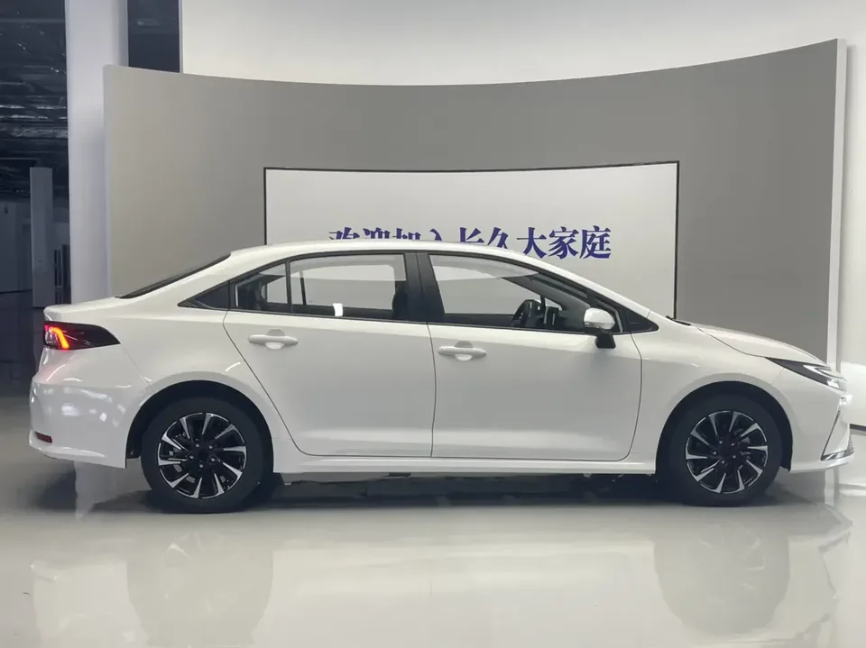 Toyota Corolla Corolla 2026 Intelligent Electric Hybrid Dual Engine 1.8L E-CVT Elite Edition 2026 — thumbnail 2
