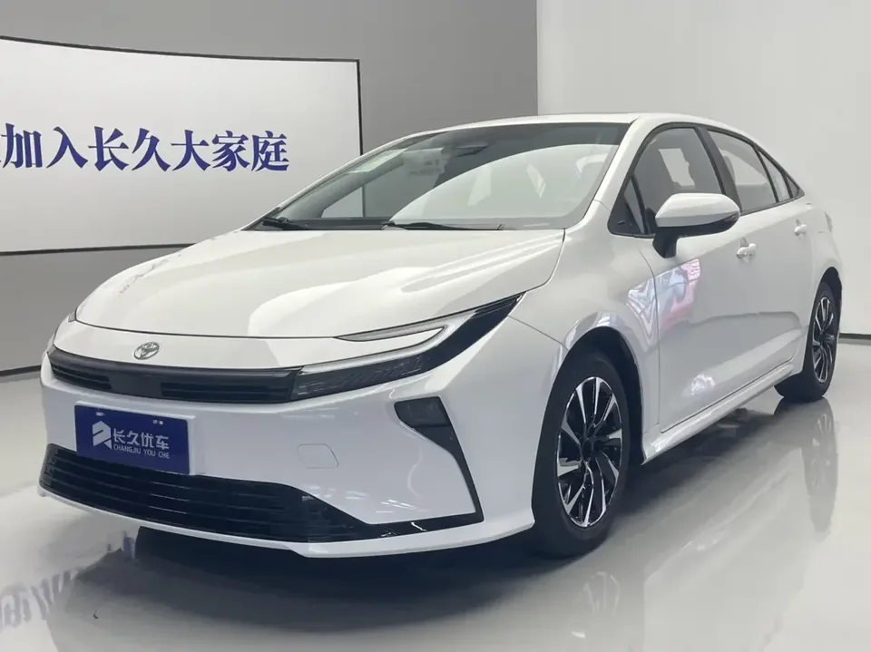 Toyota Corolla Corolla 2026 Intelligent Electric Hybrid Dual Engine 1.8L E-CVT Elite Edition 2026 — photo 1, buy with delivery to Moscow