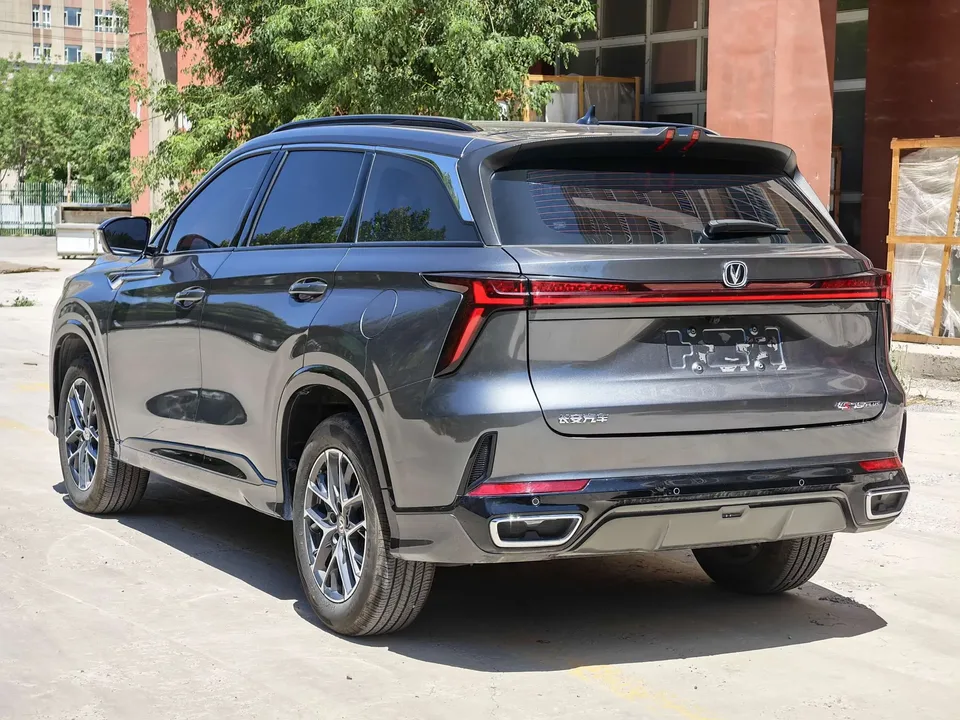 Changan CS75PLUS Changan CS75 PLUS 2024 The third generation champion version 1.5T automatic intelligent driving strong navigation 2024 — thumbnail 4