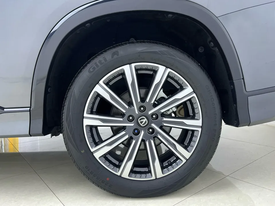 Changan CS75PLUS Changan CS75 PLUS 2024 The third generation champion version 1.5T automatic intelligent driving strong navigation 2024 — thumbnail 3