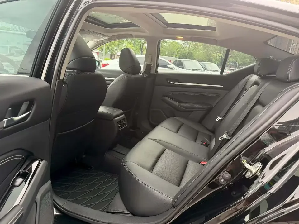 Nissan Altima Sound of nature 2022 2.0L XL-TLS Enjoy Edition 2024 — thumbnail 3