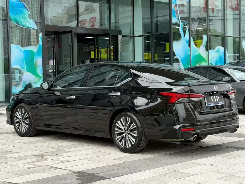 Nissan Altima Sound of nature 2022 2.0L XL-TLS Enjoy Edition 2024 — thumbnail 4