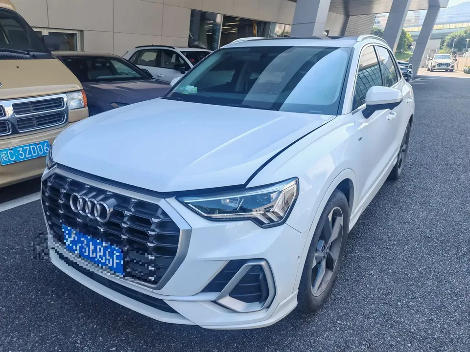 Audi Q3 Audi Q3 2022 35 TFSI Stylish Dynamic 2023 — photo 1, buy with delivery to Moscow