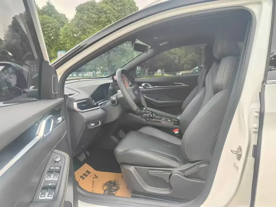 Geely Coolray SX11 Binyue 2025 Binyue L 1.5TD DCT Star Edition 2025 — thumbnail 5