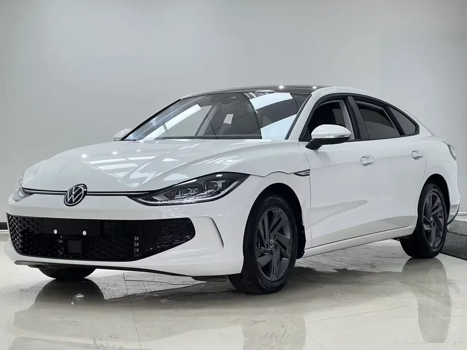 Volkswagen Lamando Lingdu 2023 Lingdu L 280TSI DSG Hot Edition 2023 — photo 1, buy with delivery to Moscow