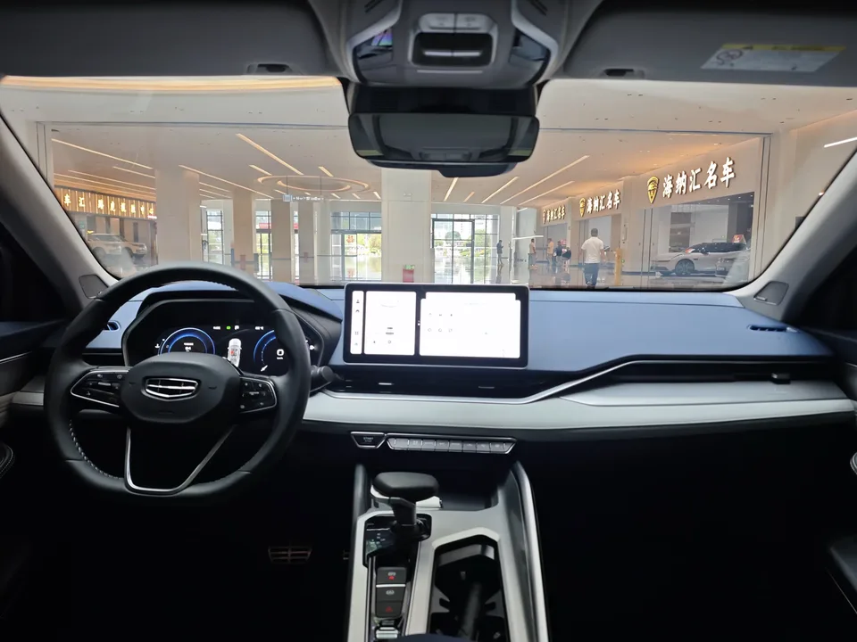 Geely Preface Xing Rui 2023 2.0T Premium 2023 — миниатюра 3