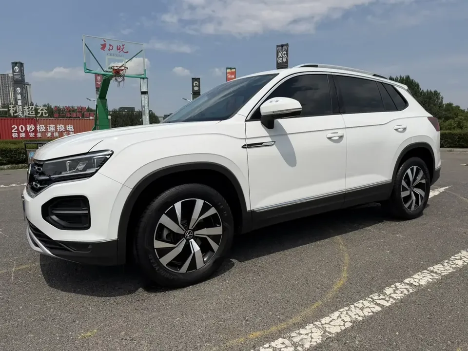Volkswagen Tayron Tanyue 2022 280TSI 2WD Luxury Smart Edition 2022 — photo 1, buy with delivery to Moscow