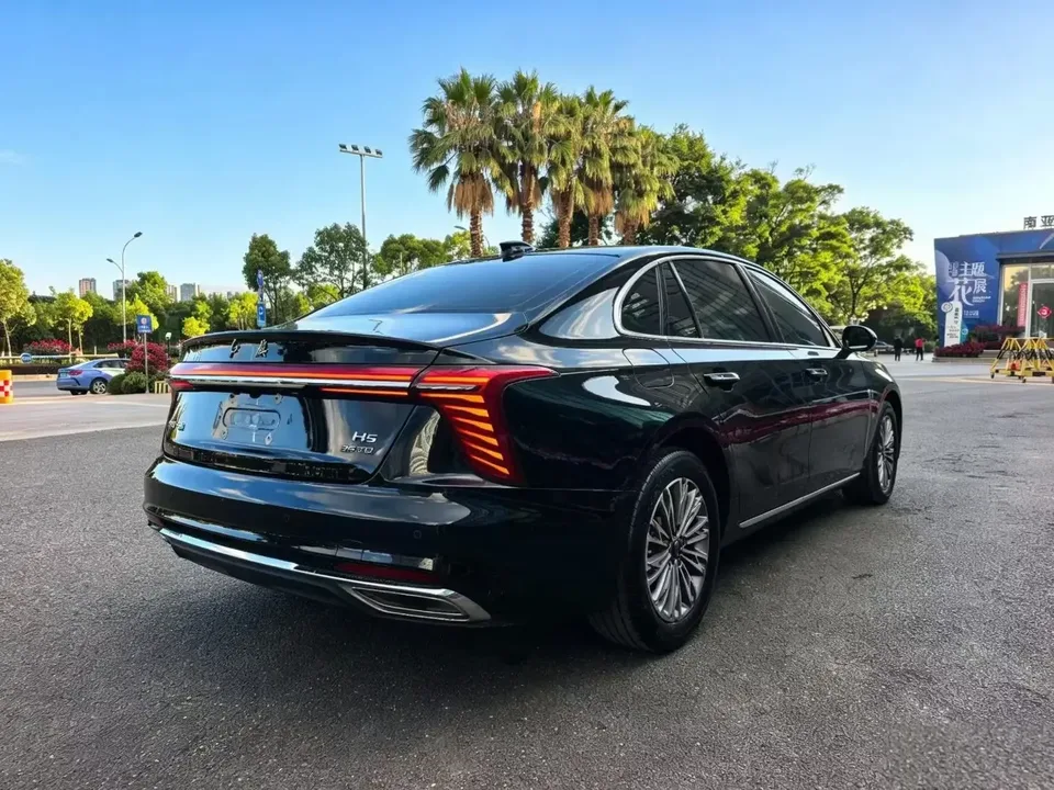Hongqi H5 Hongqi H5 2024 1.5T DCT Zhilian Qiyue Edition 2024 — миниатюра 2