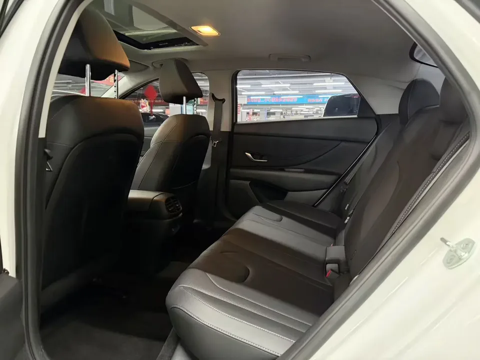 Hyundai Elantra Elantra 2023 1.5L CVT GLX Elite Edition 2023 — миниатюра 3