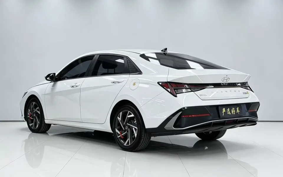 Hyundai Elantra Elantra 2023 1.5L CVT GLX Elite Edition 2023 — миниатюра 4