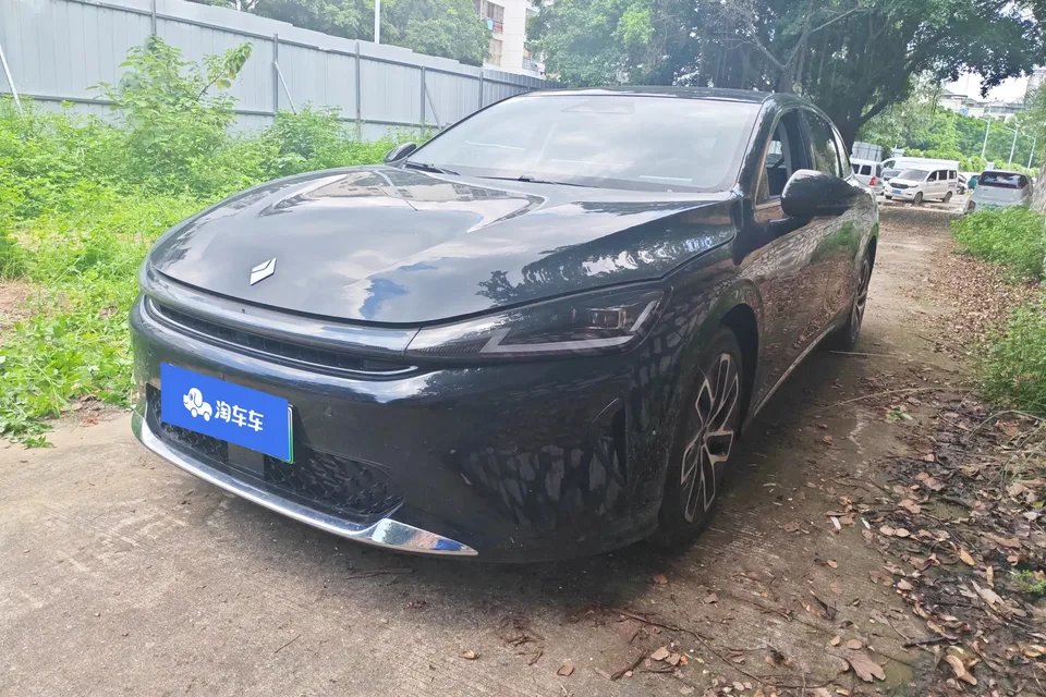 Baojun Enjoy PHEV Baojun Enjoy PHEV 2025 140km Deluxe Edition 2025 — photo 1, buy with delivery to Moscow