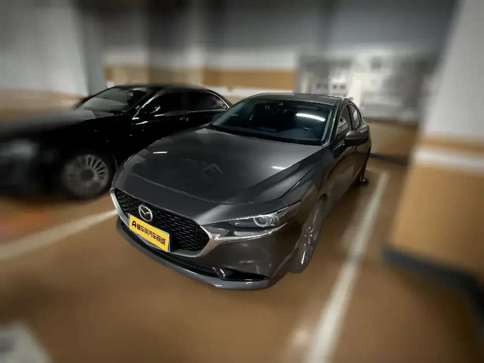 Mazda Axela Mazda3 Angkesela 2022 2.0L Automatic Premium Edition 2022 — photo 1, buy with delivery to Moscow