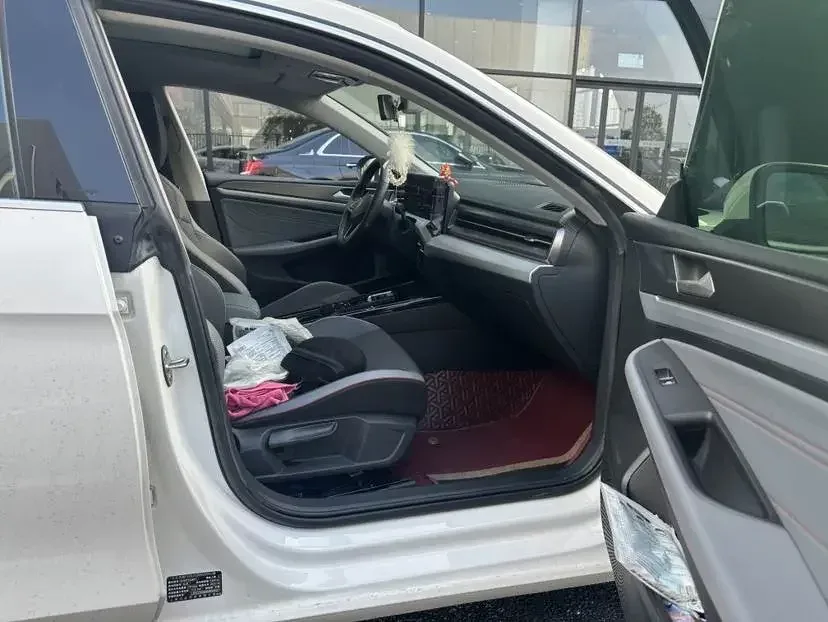 Volkswagen Lamando Lingdu 2022 Lingdu L 280TSI DSG Cool Edition 2022 — thumbnail 4