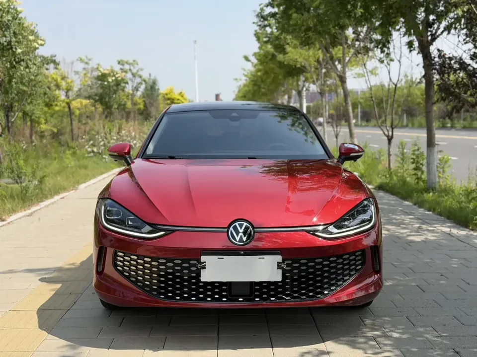 Volkswagen Lamando Lingdu 2023 Lingdu L 280TSI DSG Cool Edition 2023 — photo 1, buy with delivery to Moscow