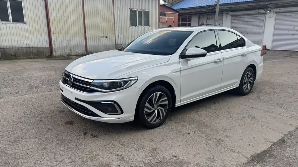 Volkswagen Bora Bora 2023 200TSI DSG Joy Edition 2023 — фото 1, купить с доставкой в Москву