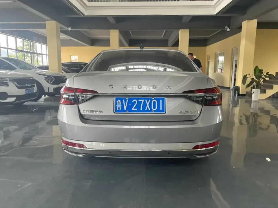 Skoda Superb Speedy 2023 Modified TSI280 DSG Premium Edition 2023 — thumbnail 2