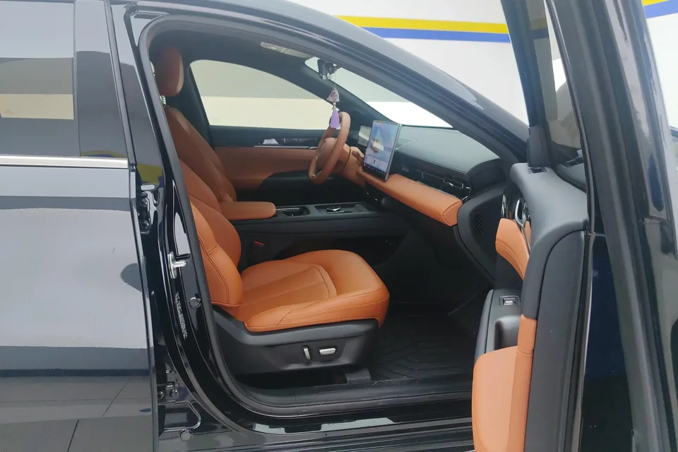 Wuling Starlight EV Wuling Starlight EV 2025 610km Smart Flagship 2025 — thumbnail 3