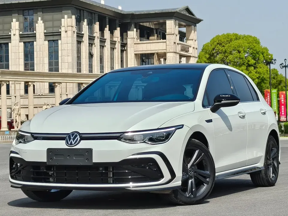 Volkswagen Golf golf 2023 280TSI DSG R-Line 2024 — photo 1, buy with delivery to Moscow