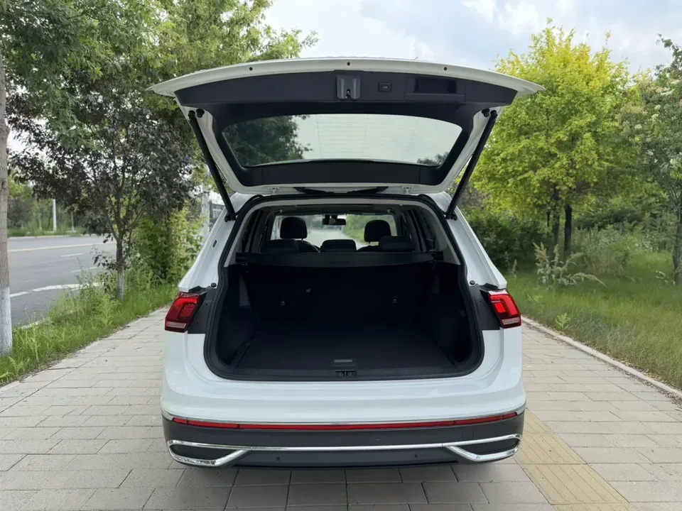 Volkswagen Tiguan L Tiguan L 2023 280TSI Limited Edition 2023 — thumbnail 4