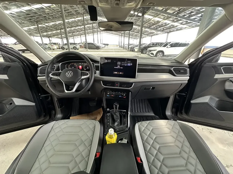 Volkswagen Tayron Tanyue 2023 280TSI 2WD Luxury Plus Advanced Edition 2023 — thumbnail 4