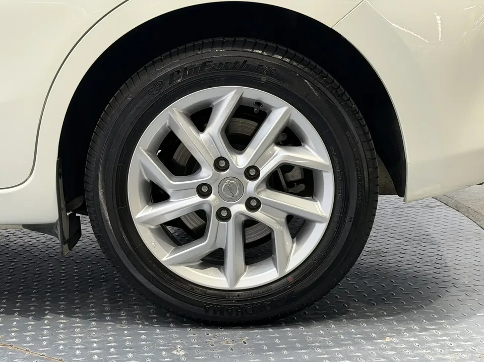 Nissan Tiida Tiida 2021 1.6L CVT Intelligent Travel Edition 2022 — миниатюра 3
