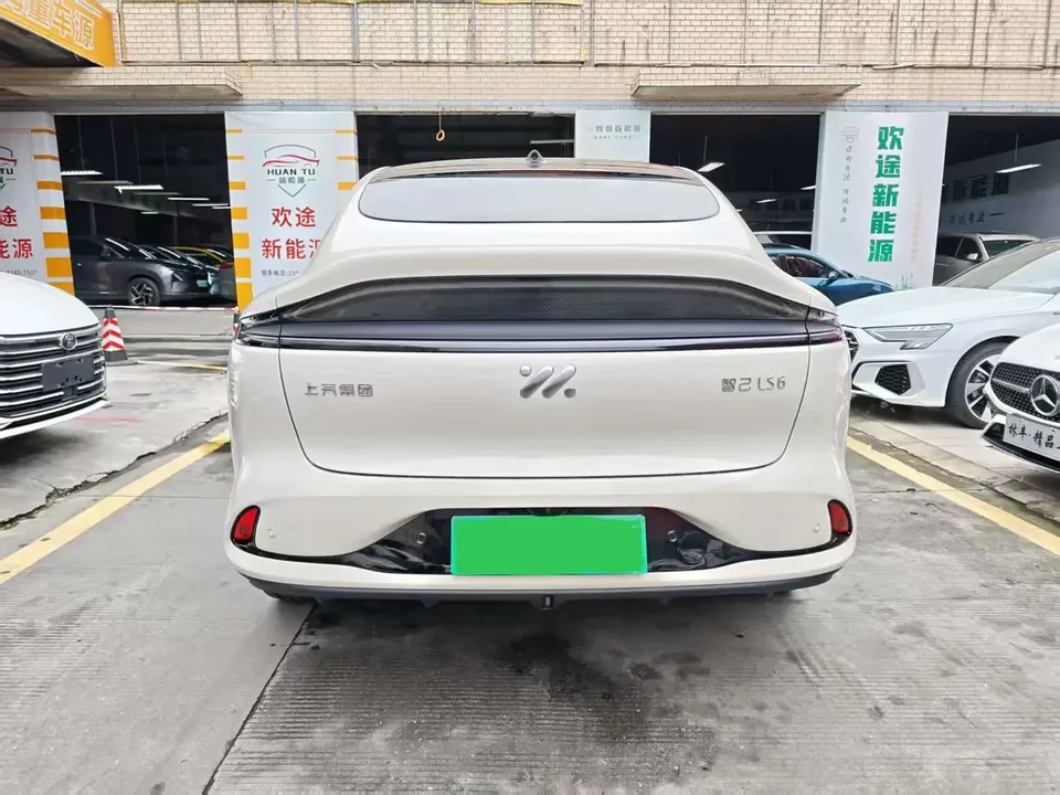 IM Motors LS6 Zhiji LS6 2023 Max Standard Edition 2024 — thumbnail 2