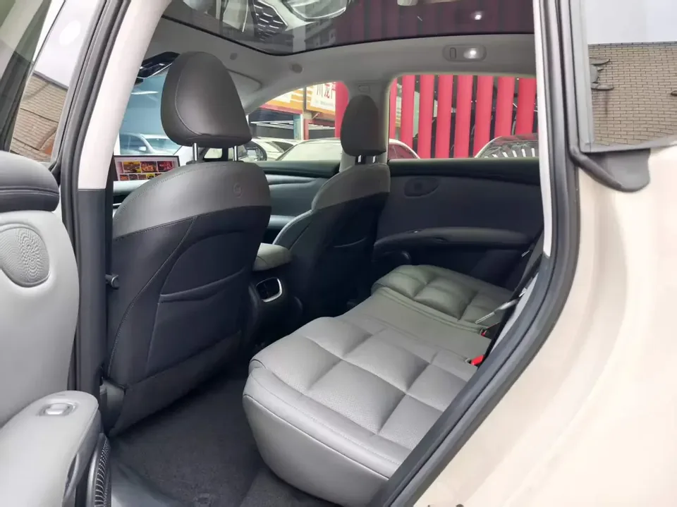 IM Motors LS6 Zhiji LS6 2023 Max Standard Edition 2024 — thumbnail 3