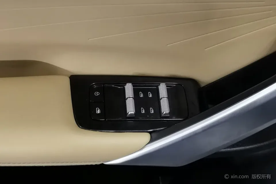 Geely Atlas L Boyue L 2023 1.5TD DCT Premium 2023 — thumbnail 3