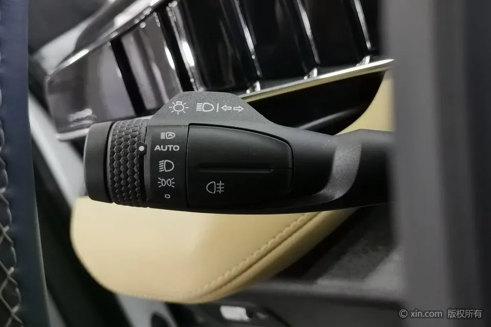 Geely Atlas L Boyue L 2023 1.5TD DCT Premium 2023 — thumbnail 5
