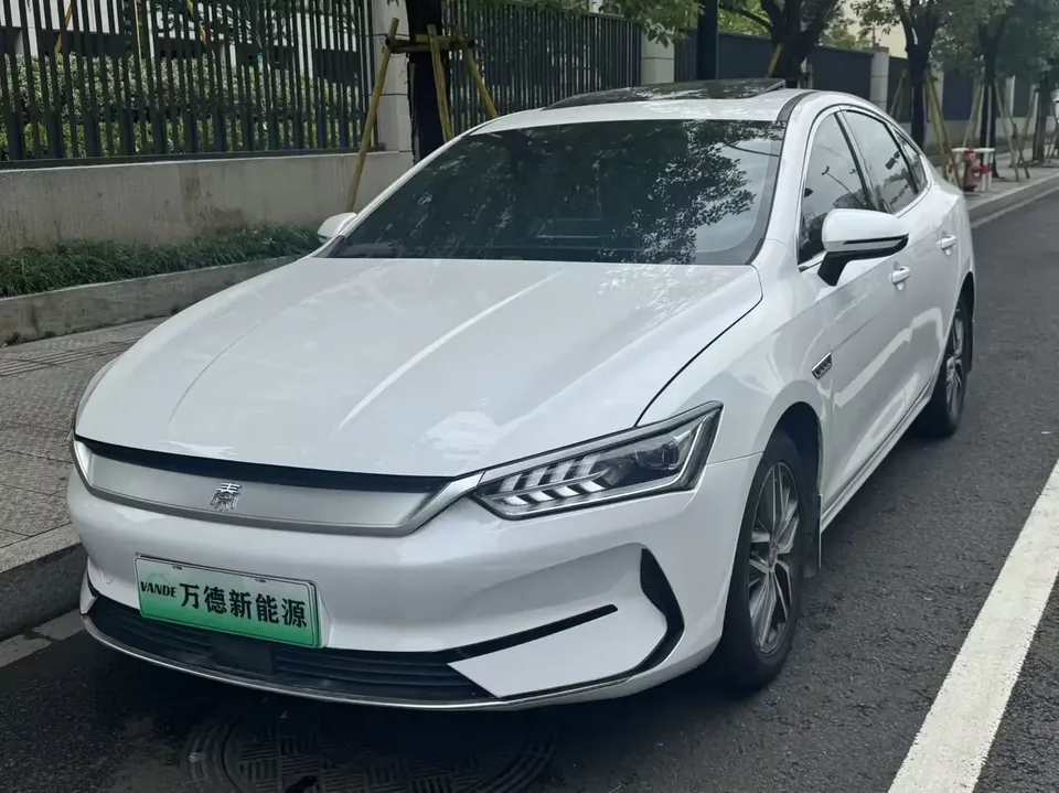 BYD Qin PLUS EV Qin PLUS EV 2023 500KM Travel Edition 2024 — photo 1, buy with delivery to Moscow