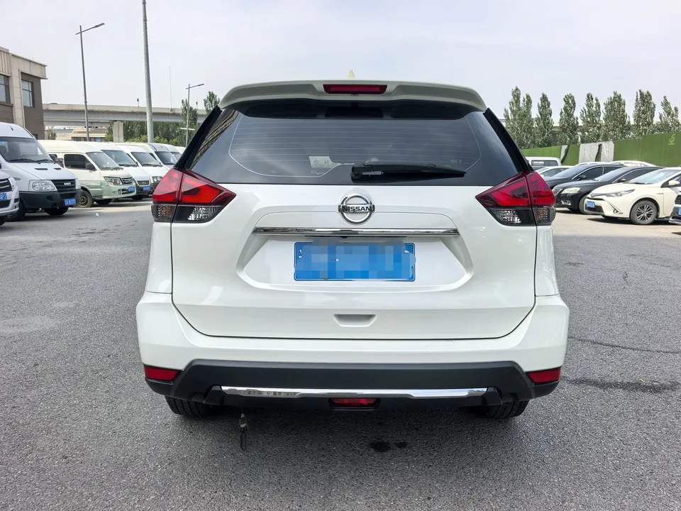 Nissan X-Trail Qijun 2022 Modified 2.0L 2WD Intelligent Connection Comfort Edition 2023 — thumbnail 2