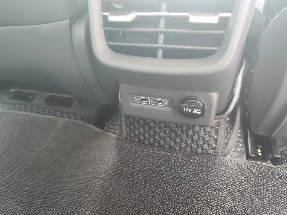 Hongqi E-QM5 Hongqi E-QM5 2024 450km travel version 100kW 2025 — thumbnail 3