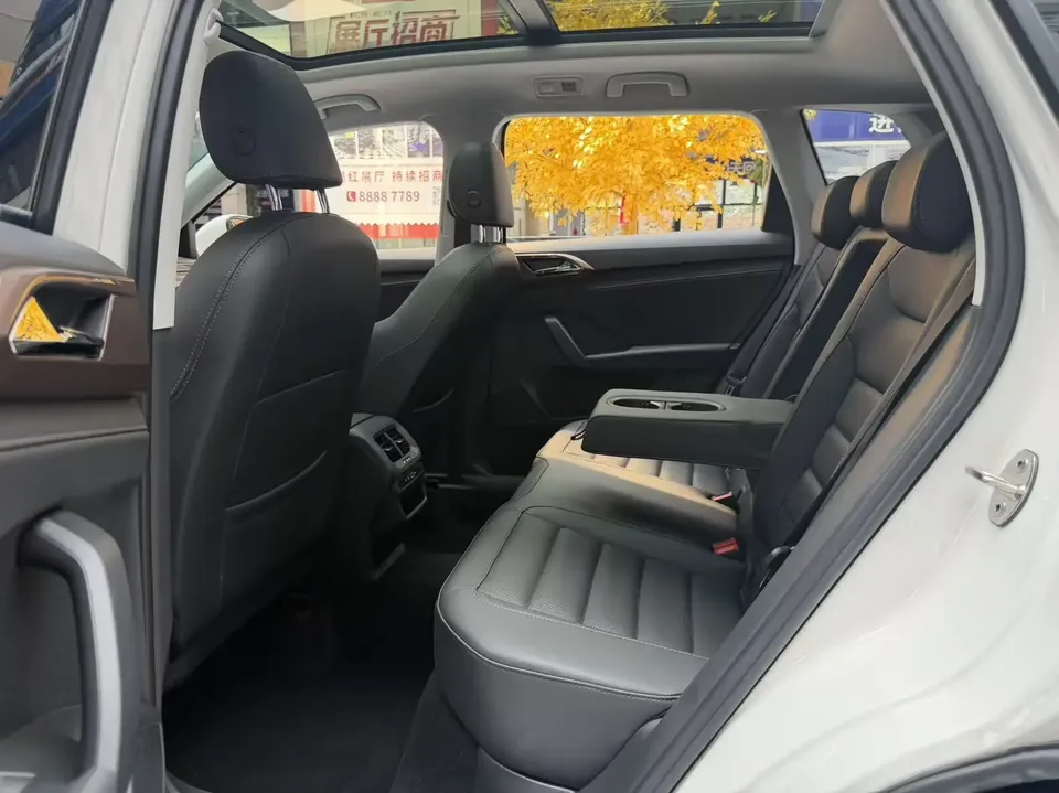 Volkswagen Tharu tuyue 2022 280TSI 2WD Deluxe Edition 2022 — thumbnail 5