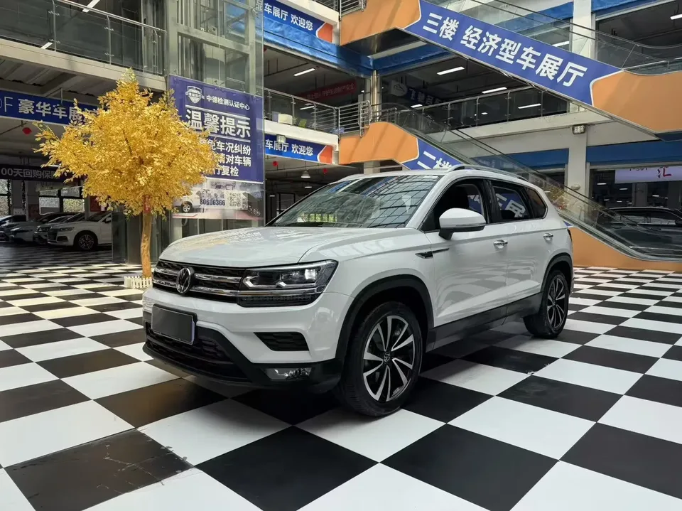 Volkswagen Tharu tuyue 2022 280TSI 2WD Deluxe Edition 2022 — photo 1, buy with delivery to Moscow