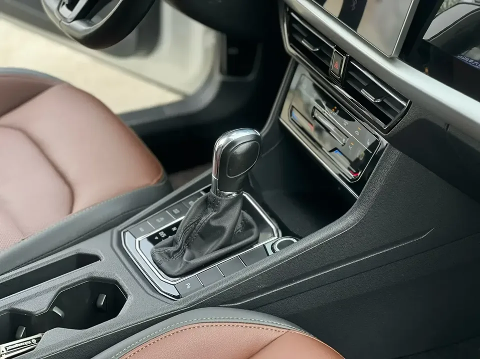 Volkswagen Lavida Lavida 2022 280TSI DSG Deluxe 2022 — thumbnail 4