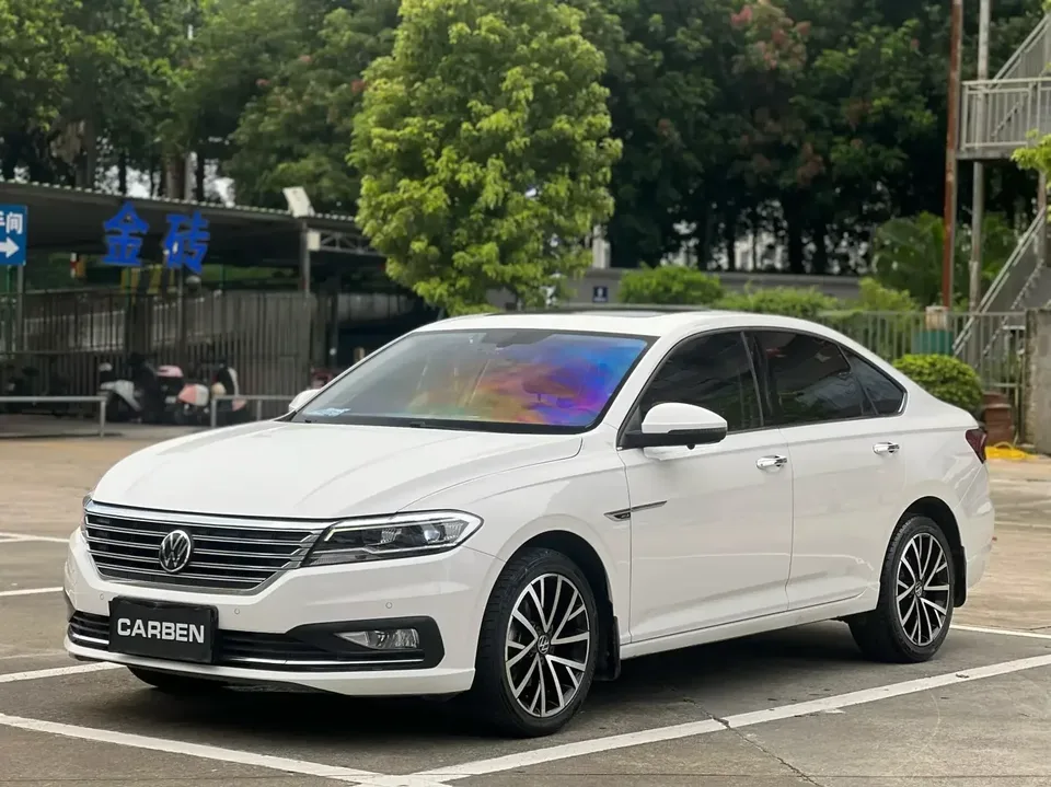 Volkswagen Lavida Lavida 2022 280TSI DSG Deluxe 2022 — photo 1, buy with delivery to Moscow