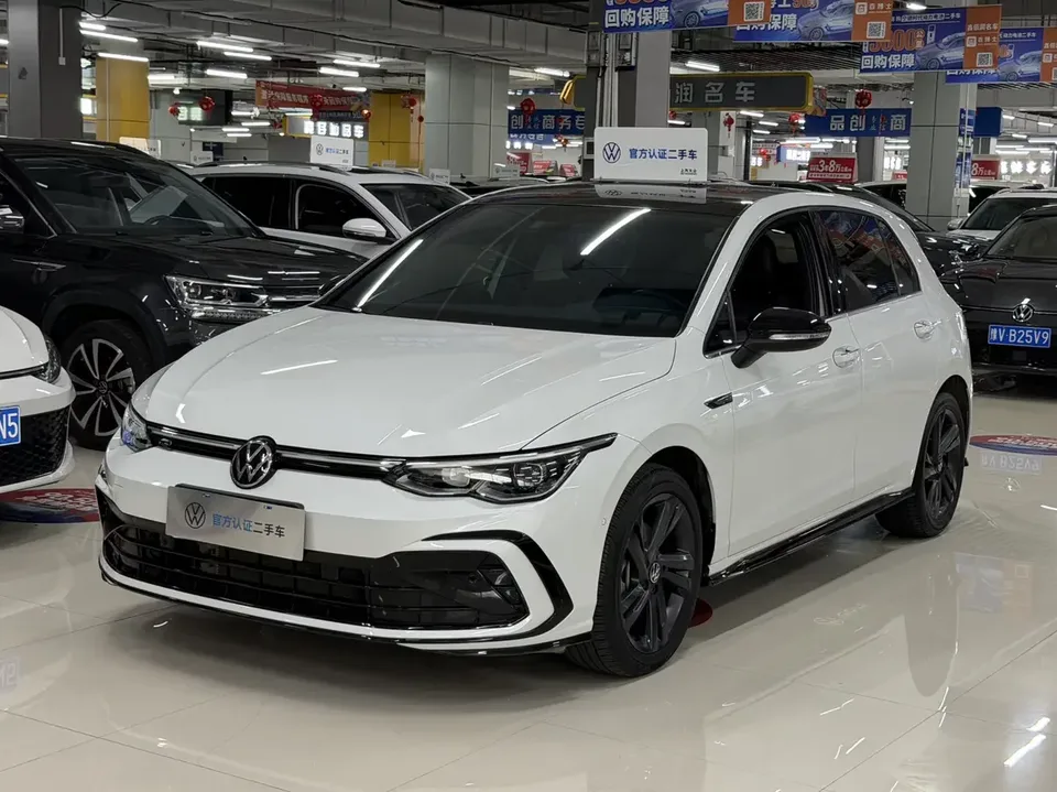 Volkswagen Golf golf 2023 280TSI DSG R-Line Lite 2023 — photo 1, buy with delivery to Moscow