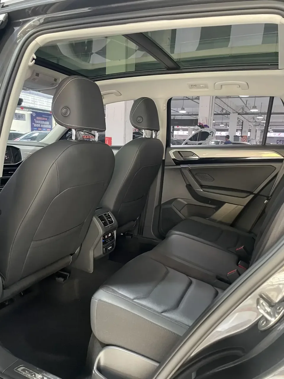 Volkswagen Tayron Tanyue 2022 280TSI 2WD Luxury Smart Edition 2022 — thumbnail 3