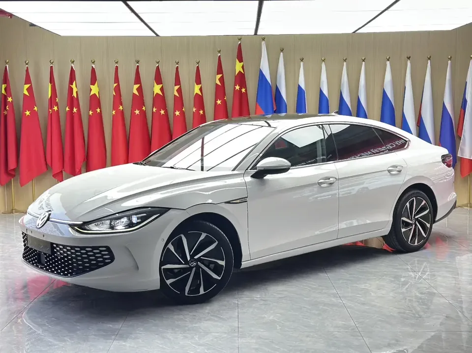 Volkswagen Lamando Lingdu 2023 Lingdu L 280TSI DSG Super Hot Flagship Edition 2022 — photo 1, buy with delivery to Moscow