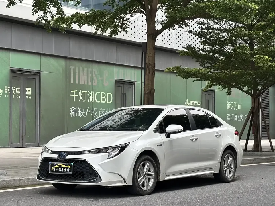 Toyota Levin Lei Ling 2023 Hybrid 1.8L Deluxe Edition 2023 — photo 1, buy with delivery to Moscow