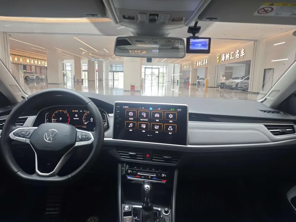 Volkswagen Bora Bora 2024 300TSI DSG Premium Edition 2024 — thumbnail 3