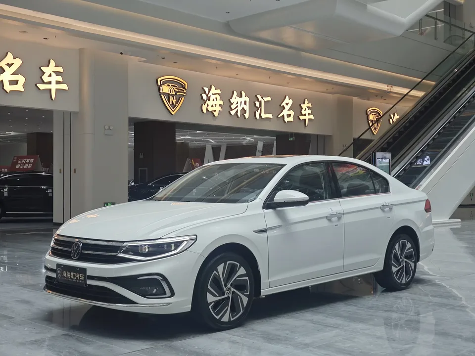 Volkswagen Bora Bora 2024 300TSI DSG Premium Edition 2024 — photo 1, buy with delivery to Moscow