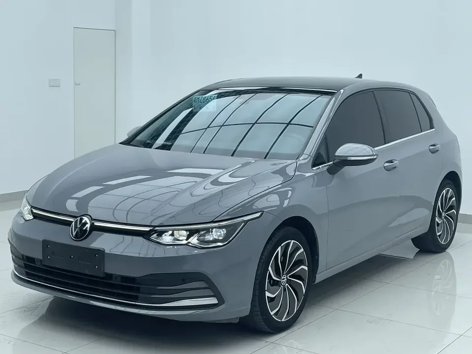 Volkswagen Golf golf 2023 280TSI DSG Pro 2023 — фото 1, купить с доставкой в Москву