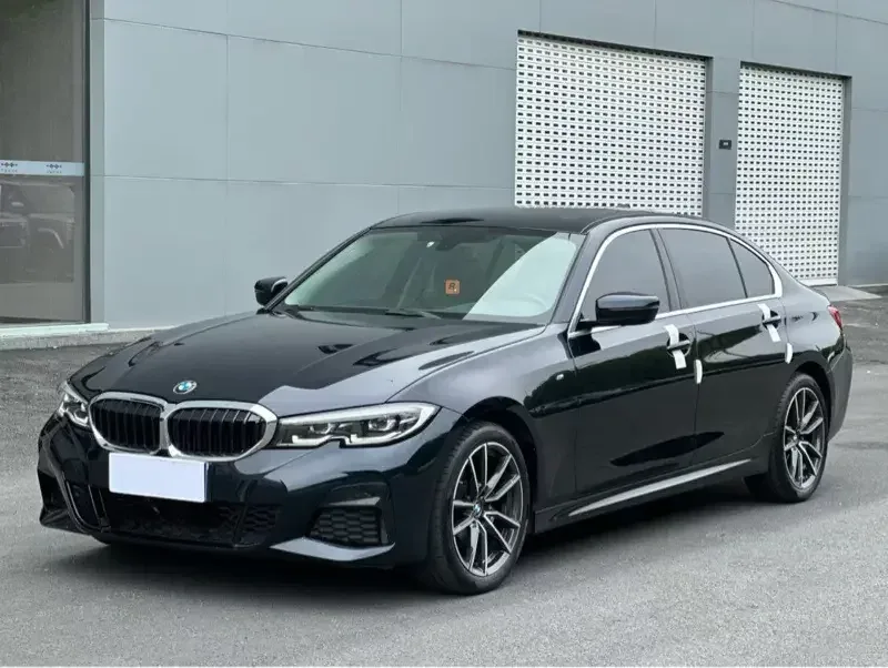 BMW 3 Series BMW 3 Series 2022 320Li M Sport Package 2022 — photo 1, buy with delivery to Moscow