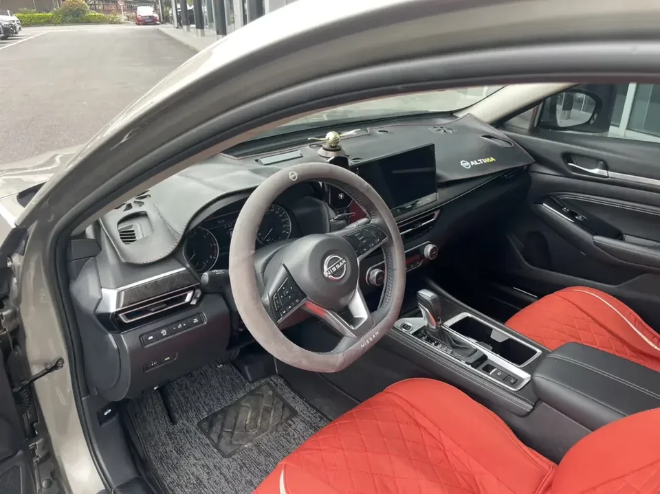 Nissan Altima Sound of nature 2022 2.0L XL-TLS Enjoy Edition 2023 — thumbnail 5