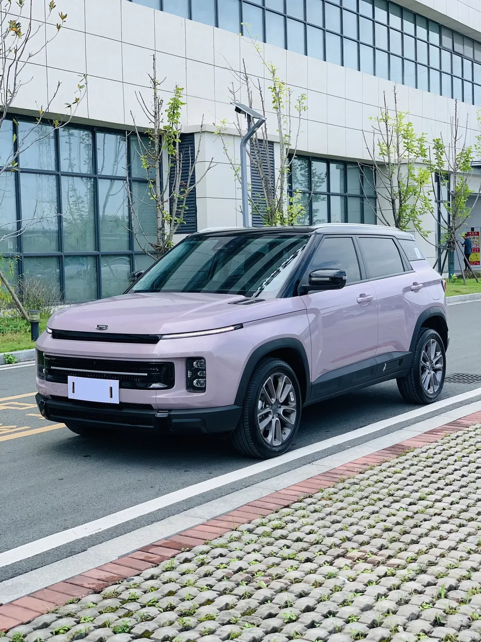 Geely ICON Geely ICON 2025 1.5TD Chocolate Edition 2025 — photo 1, buy with delivery to Moscow