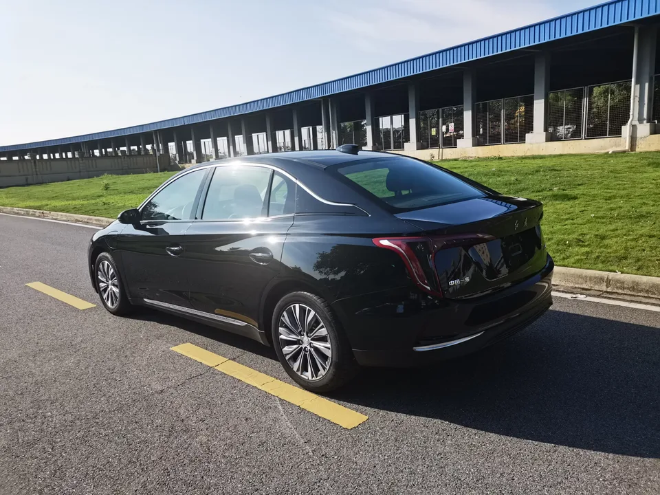 Hongqi E-QM5 Hongqi E-QM5 2022 Charging 431km LeXiang Edition 5-seater 2022 — thumbnail 2