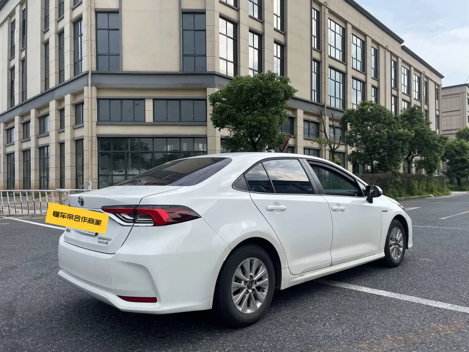 Toyota Corolla Corolla 2024 Intelligent Electric Hybrid Dual Engine 1.8L E-CVT Pioneer Edition 2024 — thumbnail 2