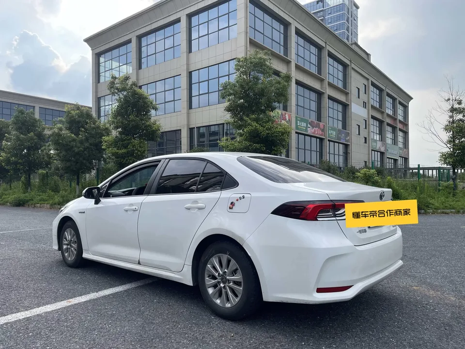 Toyota Corolla Corolla 2024 Intelligent Electric Hybrid Dual Engine 1.8L E-CVT Pioneer Edition 2024 — thumbnail 3